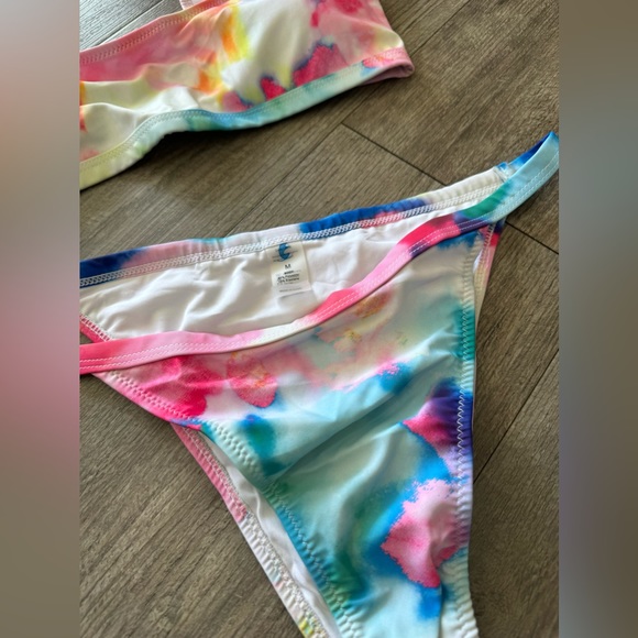 LAST PRICE🍒🤍 AMAZON tye dye swimming set 🩷 - Picture 6 of 9
